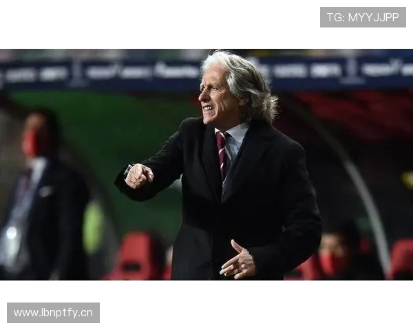 拉菲尼亚与热苏斯同期发展轨迹及战术角色对比分析