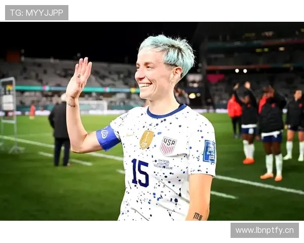 梅根拉皮诺这工资条比我家年终奖还厚，穿运动鞋的日常到底怎么花钱？