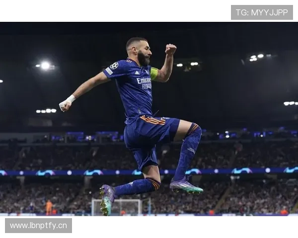 莱万与本泽马：终结集中度分化，单点爆破转向体系依赖