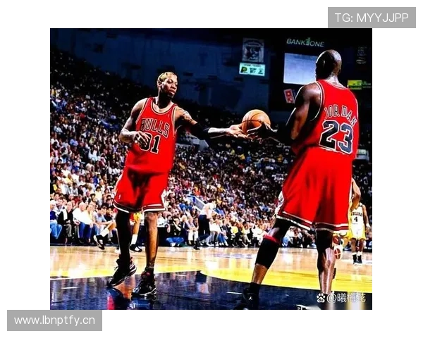 乔丹无球切入效率提升，关键回合主导公牛进攻