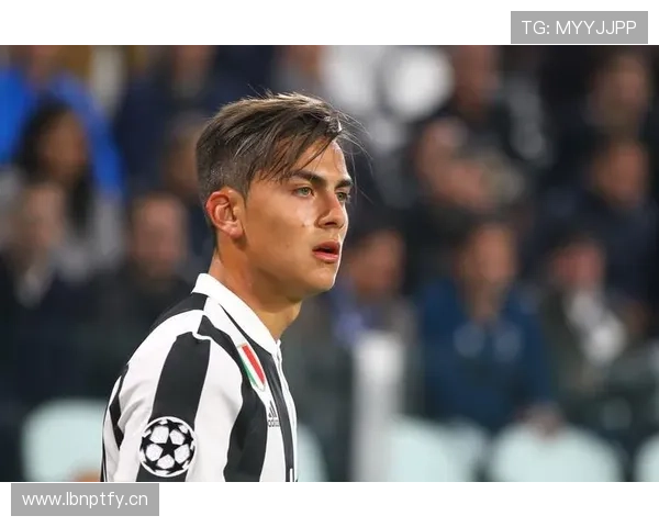 迪巴拉训练完回家路上还在背菜谱？